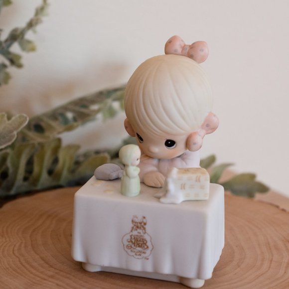 Precious Moments Girl with doll figurine, 1989, My Happiness - Picture 1 of 6